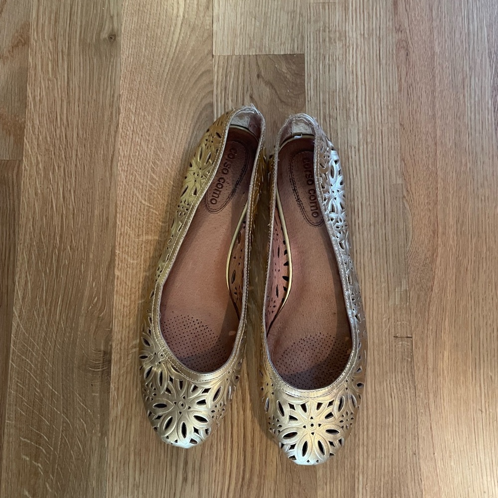 Corso como anthropologie gold flats